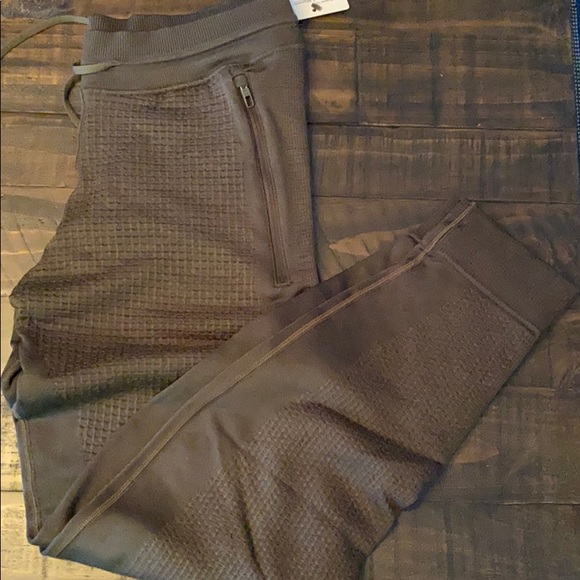 lulu engineered warmth jogger